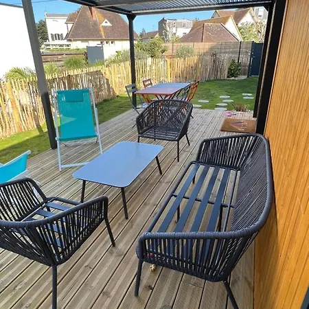 Charmante Maison A 2 Pas De La Avec Son Jardin Pour 2 Adultes Et 2 Enfants *