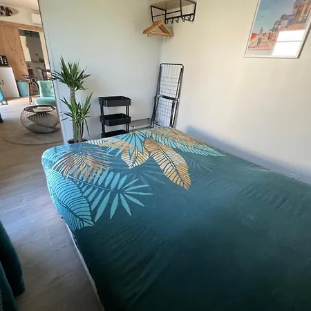 Apartment Charmante Maison A 2 Pas De La Avec Son Jardin Pour 2 Adultes Et 2 Enfants