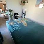Апартаменты Charmante Maison A 2 Pas De La Avec Son Jardin Pour 2 Adultes Et 2 Enfants