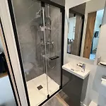 Charmante Maison A 2 Pas De La Avec Son Jardin Pour 2 Adultes Et 2 Enfants *