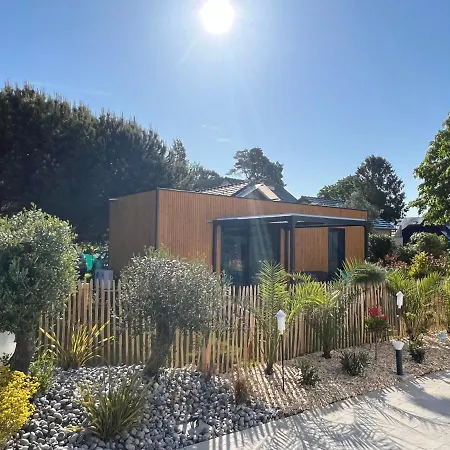 Charmante Maison A 2 Pas De La Avec Son Jardin Pour 2 Adultes Et 2 Enfants * Merville-Franceville-Plage